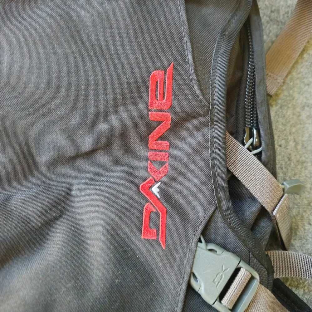 Dakine‎ Heli Pack 11L Ski & Snowboard Backpack Red & Black Active Winter Skicore